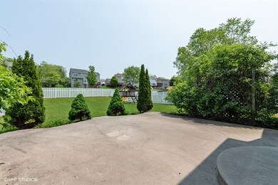 1052 Creekview Ln, Lake In the Hills, IL 60156 - photo 6