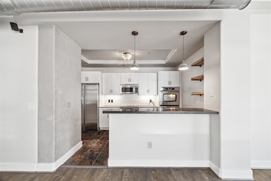 Discover seamless entertaining with this kitchen's