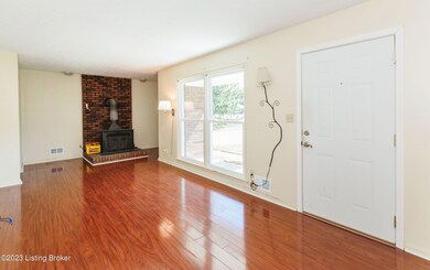 327 Ford Dr, Mount Washington, KY 40047 - photo 3