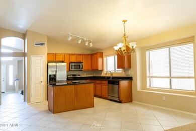 IHS_5807