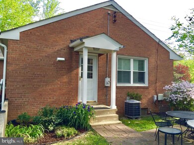 2134 Greenwich St, Falls Church, VA 22043 - photo 2