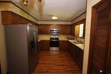 42 Clairmont Cir, Laurel, MS 39440 - photo 6