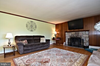 140 Ravenhill Rd, Phoenixville, PA 19460 - photo 2