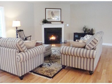 16 Pilgrim Cir, Nashua, NH 03063 - photo 5