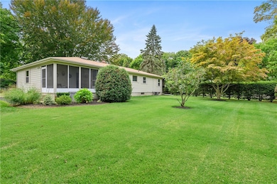 34 Randall St, Greenville, RI 02828 - photo 5