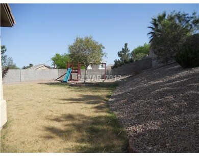 Yard/Garden. Huge Back yard