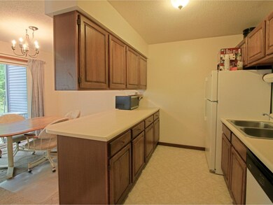 105 Twin Oaks Terrace, South Burlington, VT 05403 - photo 3