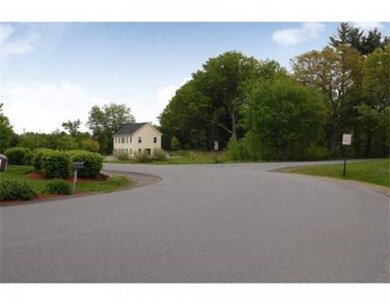 8 Mohawk Dr, Londonderry, NH 03053 - photo 5