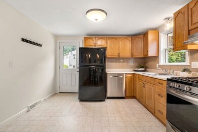 13 Huron Dr, Hudson, MA 01749 - photo 6