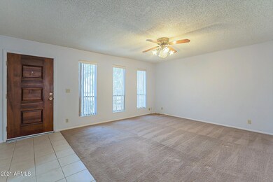 06-Entry and living room