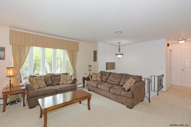 20 Donnelly Dr, Rensselaer, NY 12144 - photo 5