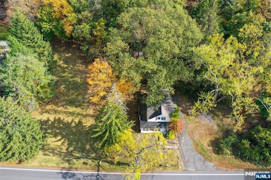 256 Pascack Rd, Woodcliff Lake, NJ 07677 - photo 7