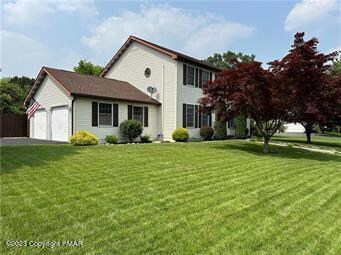 1209 Horizon Dr, Pen Argyl, PA 18072 - photo 2