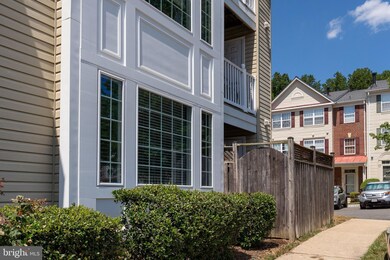 9220 Cardinal Forest Ln unit 9220D, Lorton, VA 22079 - photo 2