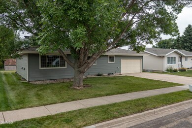 1039 N 29th St-8