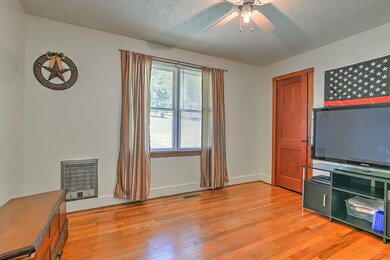 109 Barnes-5