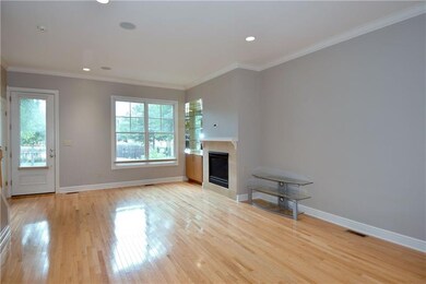 114 Overton Ln, Pittsburgh, PA 15217 - photo 4