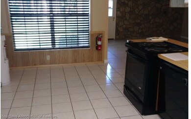 2603 Wilson Cir, Lutz, FL 33548 - photo 4