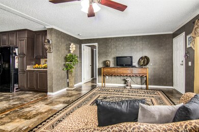 950 County Road 281 unit A/B, Alvin, TX 77511 - photo 6