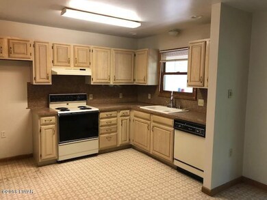 270 Hummingbird Trail, Bushkill, PA 18324 - photo 4