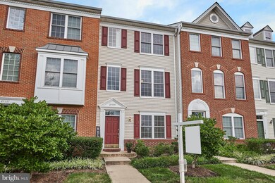 25315 Crossfield Dr, Chantilly, VA 20152 - photo 2