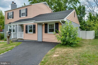 8401 Longfellow St, New Carrollton, MD 20784 - photo 2