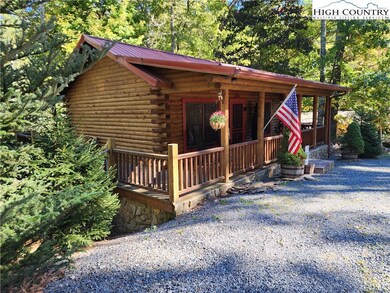 Charming log cabin in Linville Land Harbor