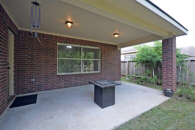 3247 Community Cir, Alvin, TX 77511 - photo 4