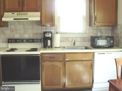 69 Knollwood Dr, Woodbury, NJ 08096 - photo 3