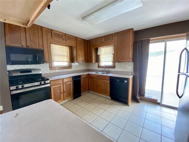 3209 Shelby Ave, Mattoon, IL 61938 - photo 3