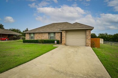 1002 Hidden Hills Dr, Corsicana, TX 75110 - photo 3