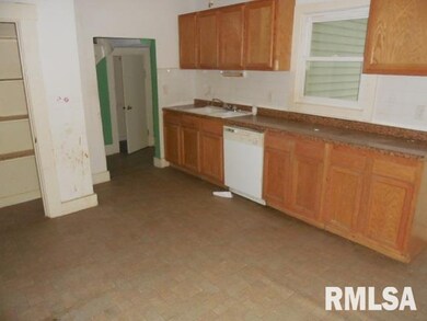 1127 N Ripley St, Davenport, IA 52803 - photo 4
