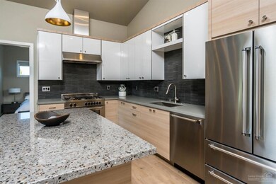 19212 Gateway Loop, Bend, OR 97702 - photo 5