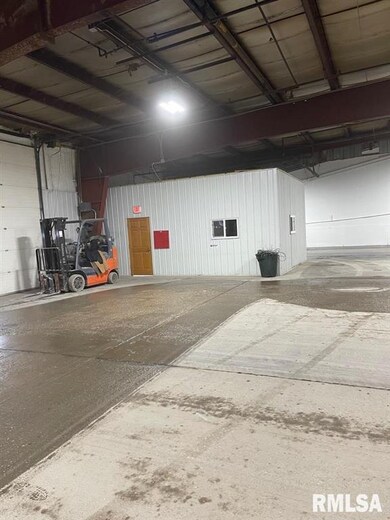 1735 N Stark St, Davenport, IA 52804 - photo 5