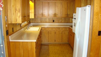 111 Burrum Dr, Shelbyville, TN 37160 - photo 7