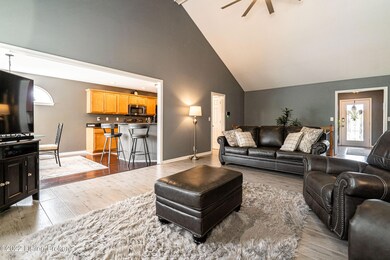 6923 Catalpa Springs Dr, Louisville, KY 40228 - photo 7