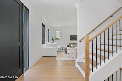 7-web-or-mls-148-e-elm-st-unit-a