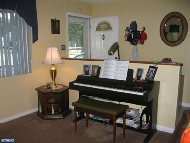 621 Otter Branch Dr, Magnolia, NJ 08049 - photo 4