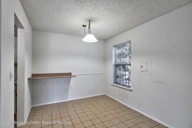 04-Living & Dining Room