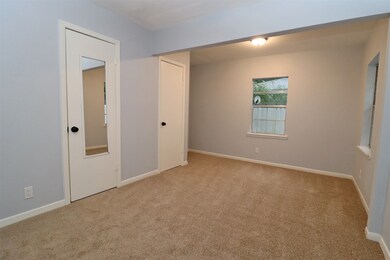 10418 Bretton Dr, Houston, TX 77016 - photo 4