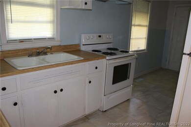 500 Roxie Ave, Fayetteville, NC 28304 - photo 4