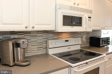 Treebrooke unit 112, Oakton, VA 22124 - photo 6