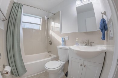 210 NE 40th St unit 214, Oakland Park, FL 33334 - photo 3