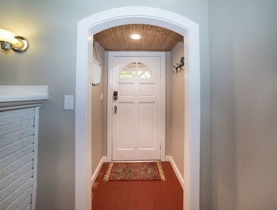 215 W College St, Fredericksburg, TX 78624 - photo 7