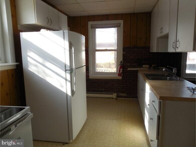 241 Union Aly, Pottstown, PA 19464 - photo 5