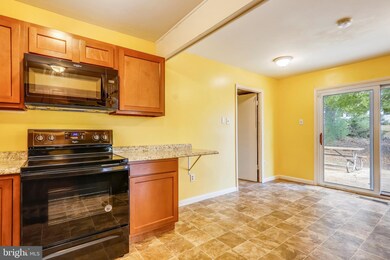 4905 Riverton Ln, Bowie, MD 20715 - photo 4
