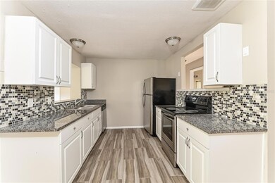 2549 Brampton Ct, Orlando, FL 32817 - photo 7