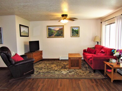 5-Living Room (another view)