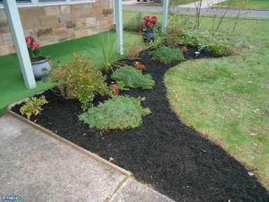 25 Thornbury Place, Southampton, NJ 08088 - photo 2