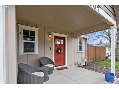 607 N Linda Way, Newberg, OR 97132 - photo 3